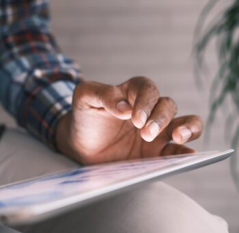 كيفية الحصول على توقيع إلكتروني معترف به قانونياً في السعودية